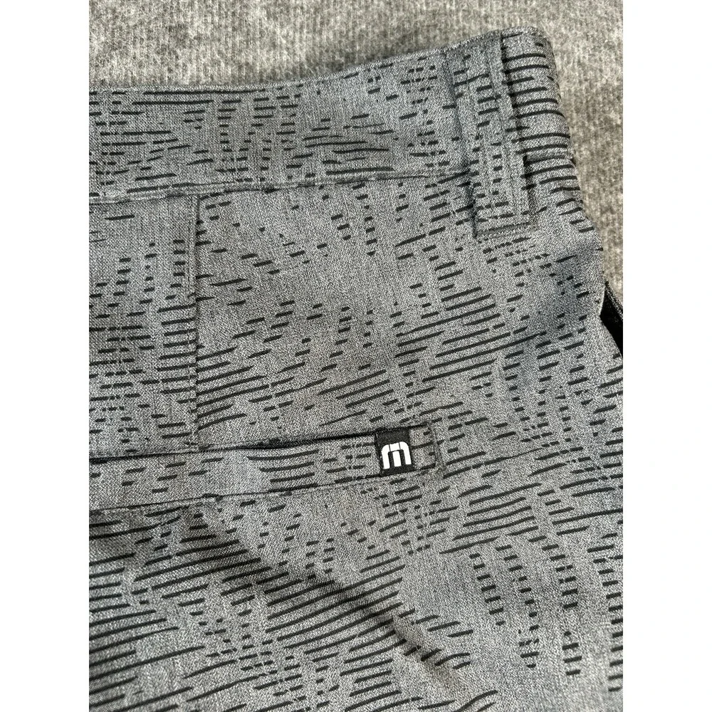 Travis Mathew Mens Black Gray Shorts Leaves Golf Casual Size 36 Stretch